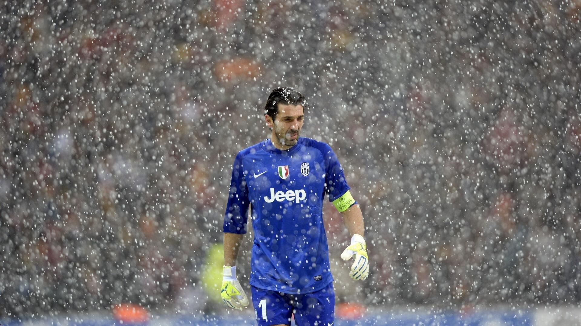 米体揭秘弗拉霍维奇薪资结构,基础800万欧,忠诚奖金或冲至1200万欧